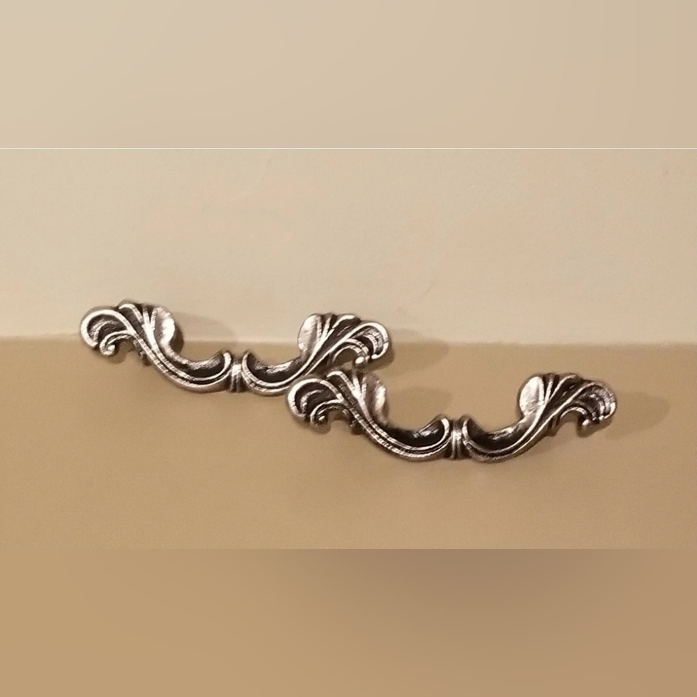 Modern Pull Handles Dresser Drawers Closet Drawers Hardware Bundle of 2 ~ Read